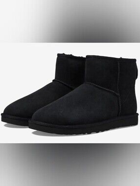 UGG Classic Mini Men's Boots Size 11 NIB MSRP $174.95